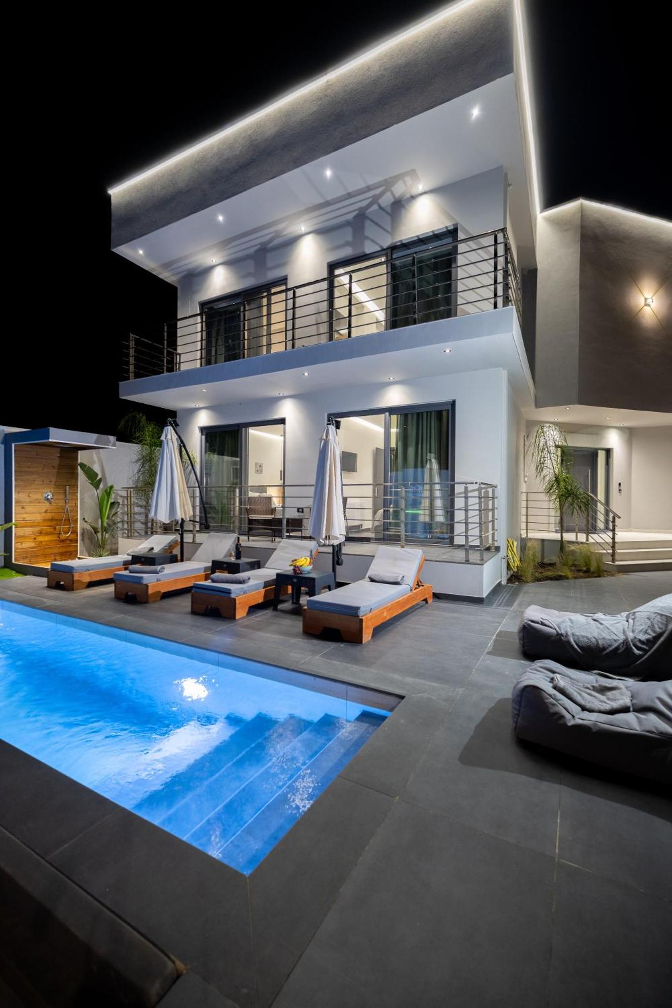 Μr & Μrs Grey Luxury Villas Ambelokipoi  ภายนอก รูปภาพ